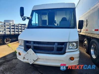 Piąte zdjęcie samochodu w środku: 2013 ISUZU NPR HD DELIVERY VAN VIN:JALB4T173D7W01327 - miniatura