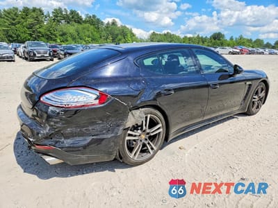 Trzecie zdjęcie samochodu z tyłu: 2015 PORSCHE PANAMERA 2 VIN:WP0AA2A70FL005974 - miniatura
