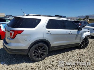 Trzecie zdjęcie samochodu z tyłu: 2019 FORD EXPLORER XLT VIN:1FM5K7DH1KGB53825 - miniatura
