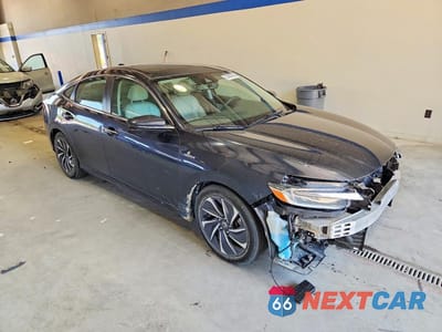 Czwarte zdjęcie samochodu z boku: 2019 HONDA INSIGHT TOURING VIN:19XZE4F98KE002515 - miniatura