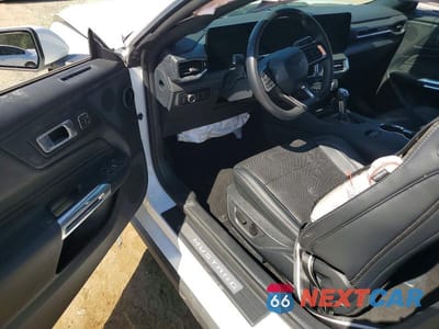 Zdjęcie 8 z 12 samochodu: 2024 FORD MUSTANG VIN:1FA6P8TH0R5146524 - miniatura