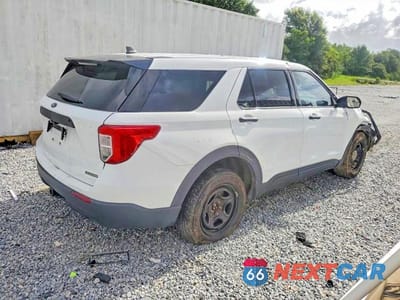 Trzecie zdjęcie samochodu z tyłu: 2024 FORD EXPLORER POLICE INTERCEPTOR VIN:1FM5K8AB8RGA60431 - miniatura