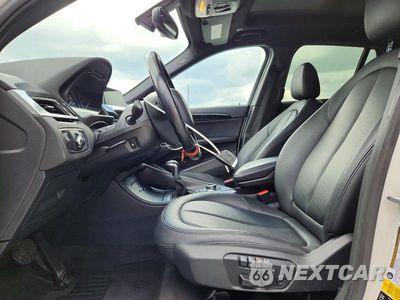 Zdjęcie 7 z 13 samochodu: 2018 BMW X1 XDRIVE28I VIN:WBXHT3C32J5K31622 - miniatura
