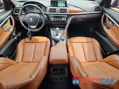 Zdjęcie 8 z 12 samochodu: 2017 BMW 330 XI VIN:WBA8D9G38HNU66038 - miniatura