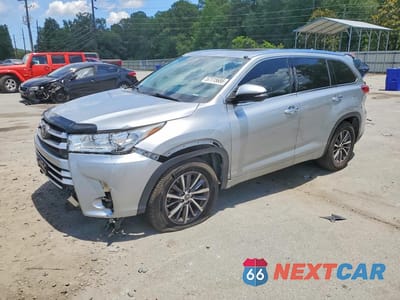 2018 TOYOTA HIGHLANDER XLE 5TDKZRFH1JS260809 - główne zdjęcie licytacji z USA - miniatura