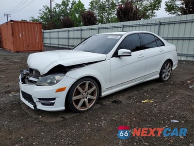 2014 MERCEDES-BENZ C 300 4MATIC WDDGF8AB3EA922247 - główne zdjęcie licytacji z USA - miniatura