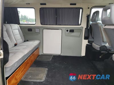 Zdjęcie 11 z 13 samochodu: 1988 VOLKSWAGEN VANAGON BUS VIN:WV2YB0253JH007440 - miniatura