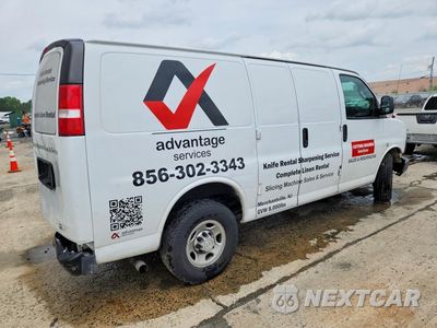 Trzecie zdjęcie samochodu z tyłu: 2018 CHEVROLET EXPRESS 2500 DELIVERY VAN VIN:1GCWGAFP9J1286927 - miniatura