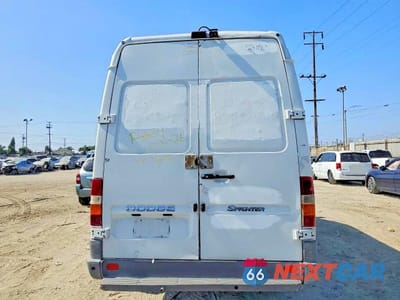 Zdjęcie 6 z 13 samochodu: 2005 DODGE SPRINTER 2500 DELIVERY VAN VIN:WD2PD744855745886 - miniatura