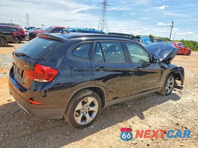 Trzecie zdjęcie samochodu z tyłu: 2015 BMW X1 SDRIVE28I VIN:WBAVM1C55FV319457 - miniatura