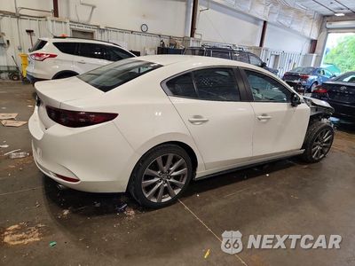 Trzecie zdjęcie samochodu z tyłu: 2021 MAZDA 3 SELECT VIN:JM1BPABL4M1317586 - miniatura