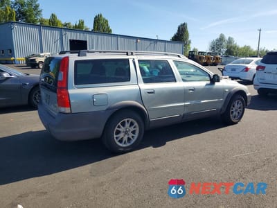 Trzecie zdjęcie samochodu z tyłu: 2004 VOLVO XC70 VIN:YV1SZ59H541123579 - miniatura