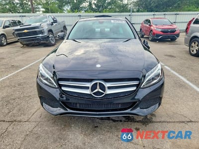 Piąte zdjęcie samochodu w środku: 2015 MERCEDES-BENZ C 300 4MATIC VIN:55SWF4KB0FU077815 - miniatura