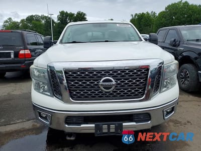 Piąte zdjęcie samochodu w środku: 2016 NISSAN TITAN XD S VIN:1N6BA1F38GN516341 - miniatura