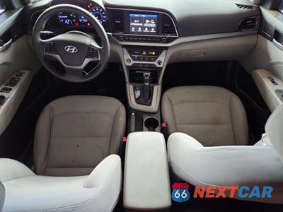 Zdjęcie 8 z 12 samochodu: 2018 HYUNDAI ELANTRA SEL VIN:5NPD84LF3JH320774 - miniatura