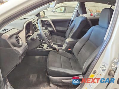 Zdjęcie 7 z 13 samochodu: 2018 TOYOTA RAV4 LE VIN:JTMBFREV6JJ232730 - miniatura