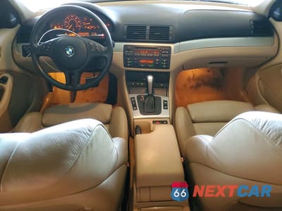 Zdjęcie 8 z 12 samochodu: 2004 BMW 325 I VIN:WBAEV334X4KR30356 - miniatura