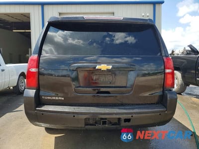 Zdjęcie 6 z 13 samochodu: 2018 CHEVROLET SUBURBAN C1500 LT VIN:1GNSCHKC5JR371326 - miniatura