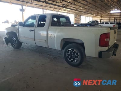 Drugie zdjęcie samochodu z przodu: 2010 CHEVROLET SILVERADO C1500 LT VIN:1GCSCSE07AZ185570 - miniatura