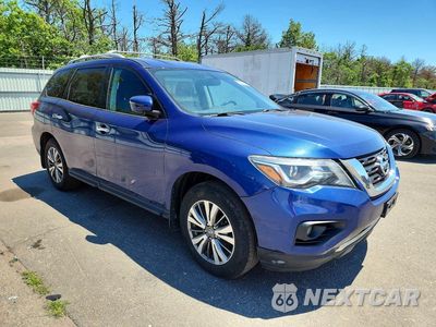 Czwarte zdjęcie samochodu z boku: 2017 NISSAN PATHFINDER SV VIN:5N1DR2MM2HC623061 - miniatura