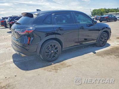 Trzecie zdjęcie samochodu z tyłu: 2025 HONDA HR-V SPORT VIN:3CZRZ1H51SM729539 - miniatura