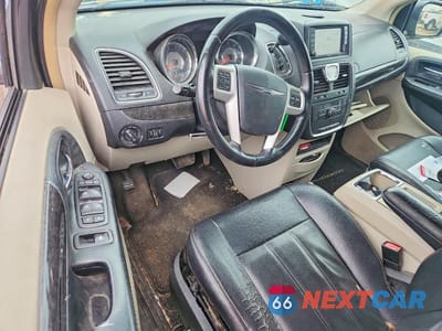 Zdjęcie 8 z 13 samochodu: 2016 CHRYSLER TOWN & COUNTRY TOURING VIN:2C4RC1BG4GR156265 - miniatura