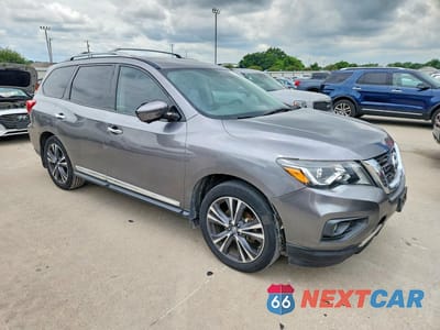 Czwarte zdjęcie samochodu z boku: 2017 NISSAN PATHFINDER PLATINUM VIN:5N1DR2MN4HC628223 - miniatura