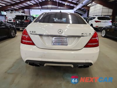 Zdjęcie 6 z 12 samochodu: 2011 MERCEDES-BENZ S 63 AMG VIN:WDDNG7EB6BA381828 - miniatura
