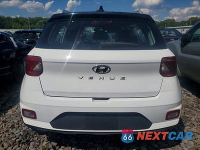 Zdjęcie 6 z 13 samochodu: 2022 HYUNDAI VENUE LIMITED VIN:KMHRC8A3XNU204564 - miniatura