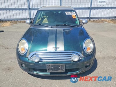 Piąte zdjęcie samochodu w środku: 2009 MINI COOPER CLUBMAN VIN:WMWML33509TP98722 - miniatura