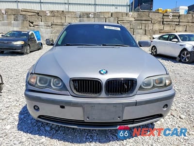 Piąte zdjęcie samochodu w środku: 2004 BMW 325 XI VIN:WBAEU33494PR14011 - miniatura