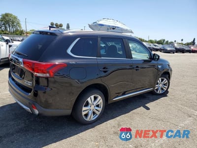 Trzecie zdjęcie samochodu z tyłu: 2018 MITSUBISHI OUTLANDER SE VIN:JA4J24A53JZ054268 - miniatura