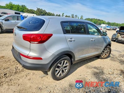 Trzecie zdjęcie samochodu z tyłu: 2016 KIA SPORTAGE LX VIN:KNDPB3AC3G7835157 - miniatura