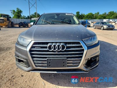 Piąte zdjęcie samochodu w środku: 2017 AUDI Q7 PRESTIGE VIN:WA1VAAF75HD029408 - miniatura
