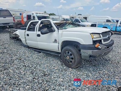 Czwarte zdjęcie samochodu z boku: 2004 CHEVROLET SILVERADO K3500 VIN:1GCJK33284F180375 - miniatura