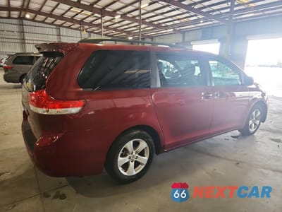 Trzecie zdjęcie samochodu z tyłu: 2011 TOYOTA SIENNA LE VIN:5TDKK3DC4BS123311 - miniatura