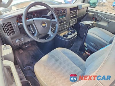 Zdjęcie 8 z 12 samochodu: 2020 CHEVROLET EXPRESS G2500 VIN:1GCWGAFGXL1209566 - miniatura