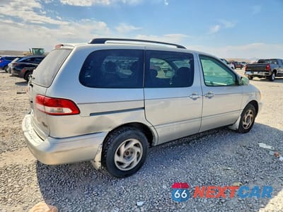 Trzecie zdjęcie samochodu z tyłu: 2003 TOYOTA SIENNA LE VIN:4T3ZF13C53U533043 - miniatura