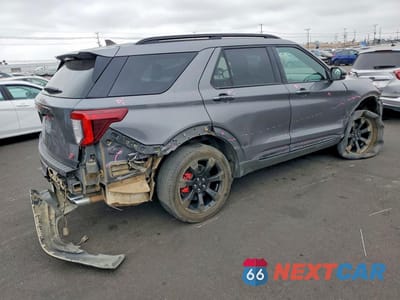 Trzecie zdjęcie samochodu z tyłu: 2021 FORD EXPLORER ST VIN:1FM5K8GC4MGB70949 - miniatura