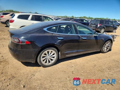 Trzecie zdjęcie samochodu z tyłu: 2017 TESLA MODEL S VIN:5YJSA1E26HF197016 - miniatura