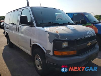 Czwarte zdjęcie samochodu z boku: 2010 CHEVROLET EXPRESS G2500 VIN:1GCZGFBA2A1144074 - miniatura