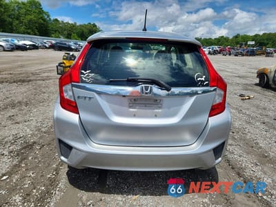 Zdjęcie 6 z 12 samochodu: 2016 HONDA FIT EX VIN:JHMGK5H76GX013942 - miniatura