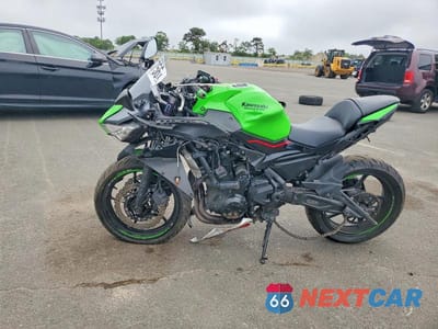 Trzecie zdjęcie samochodu z tyłu: 2022 KAWASAKI EX650 M VIN:ML5EXEM18NDA65287 - miniatura