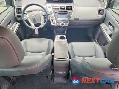 Zdjęcie 8 z 13 samochodu: 2013 TOYOTA PRIUS V FIVE VIN:JTDZN3EU0D3221558 - miniatura