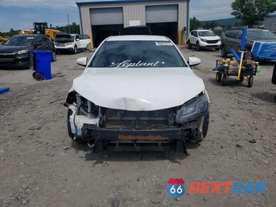 Piąte zdjęcie samochodu w środku: 2017 TOYOTA CAMRY HYBRID LE VIN:4T1BD1FK0HU214126 - miniatura