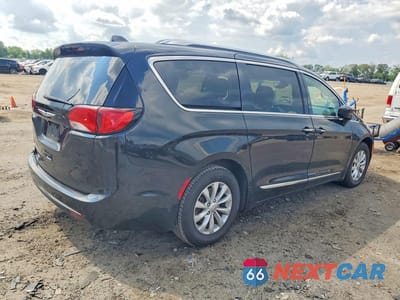 Trzecie zdjęcie samochodu z tyłu: 2018 CHRYSLER PACIFICA TOURING L VIN:2C4RC1BGXJR317886 - miniatura