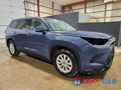 Czwarte zdjęcie samochodu z boku: 2025 TOYOTA GRAND HIGHLANDER XLE VIN:5TDAAAB57SS087234 - miniatura