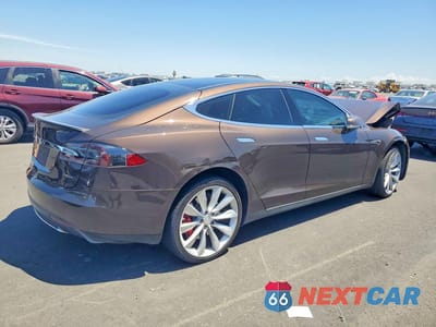 Trzecie zdjęcie samochodu z tyłu: 2014 TESLA MODEL S VIN:5YJSA1H16EFP35857 - miniatura