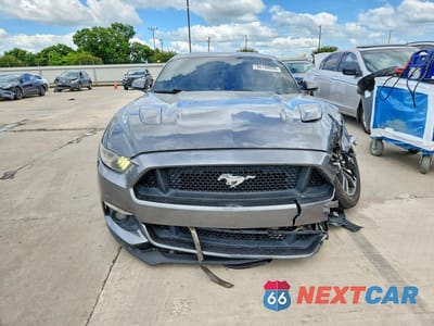 Piąte zdjęcie samochodu w środku: 2017 FORD MUSTANG GT VIN:1FA6P8CF8H5223623 - miniatura
