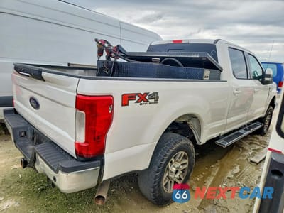 Trzecie zdjęcie samochodu z tyłu: 2019 FORD F250 SUPER DUTY VIN:1FT7W2B64KEF12019 - miniatura
